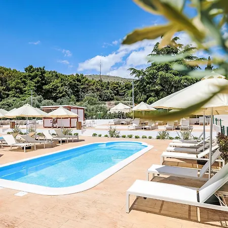 Medena-3 By Interhome * Трогир