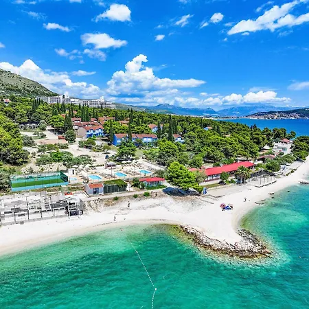 Medena-3 By Interhome トロギール